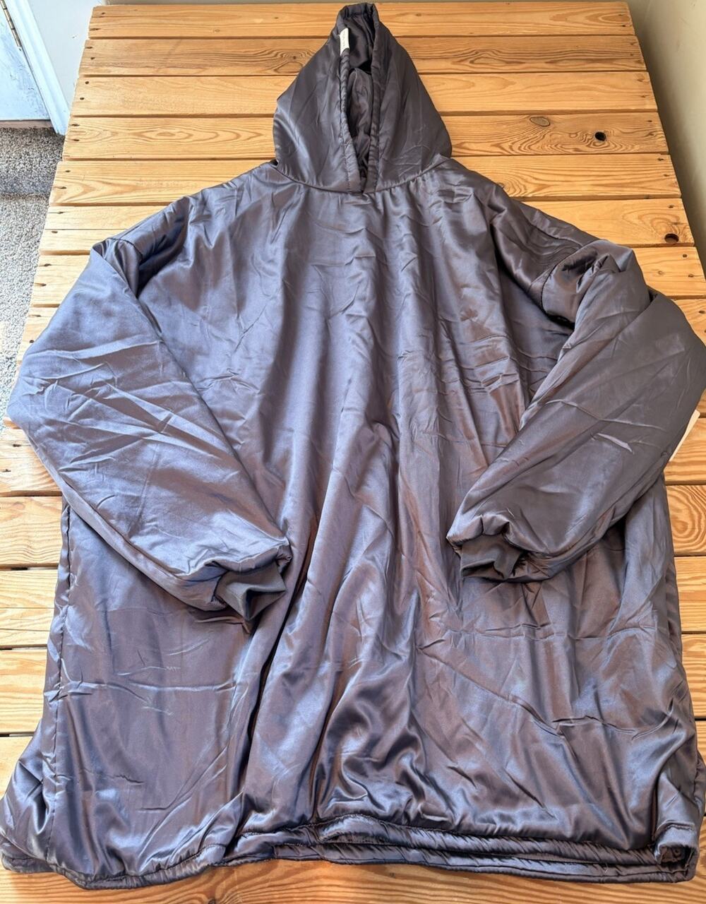 Kitsch NWT Unisex Glazey Hooded wearable blanket One size Grey N8